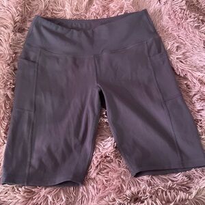 High waisted biker shorts with side pockets